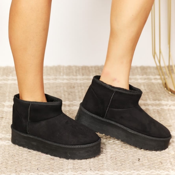 Plush Fleece Lined Minis - Black - Picture 4 of 7